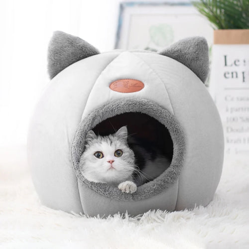 Cozy Winter Cat Bed – Warm Cave for Cats