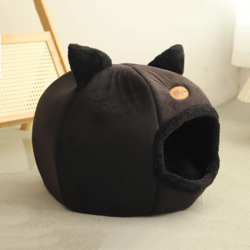 Cozy Winter Cat Bed – Warm Cave for Cats