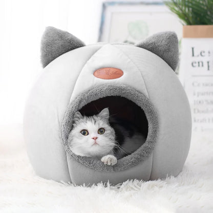 Cozy Winter Cat Bed – Warm Cave for Cats