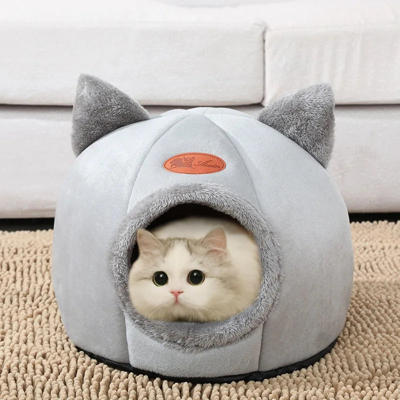 Cozy Winter Cat Bed – Warm Cave for Cats