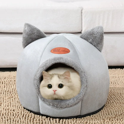 Cozy Winter Cat Bed – Warm Cave for Cats